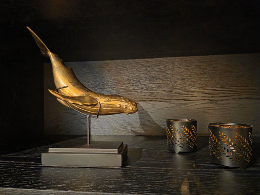Beeld Walvis goud